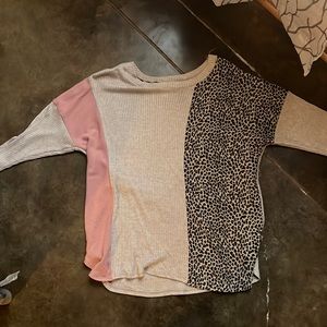 Daytrip size small cream half sleeve top